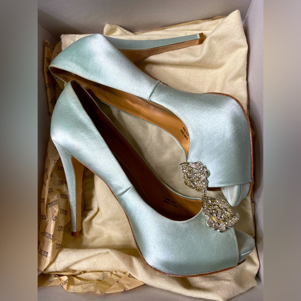 Badgley Mischka heels 👠
